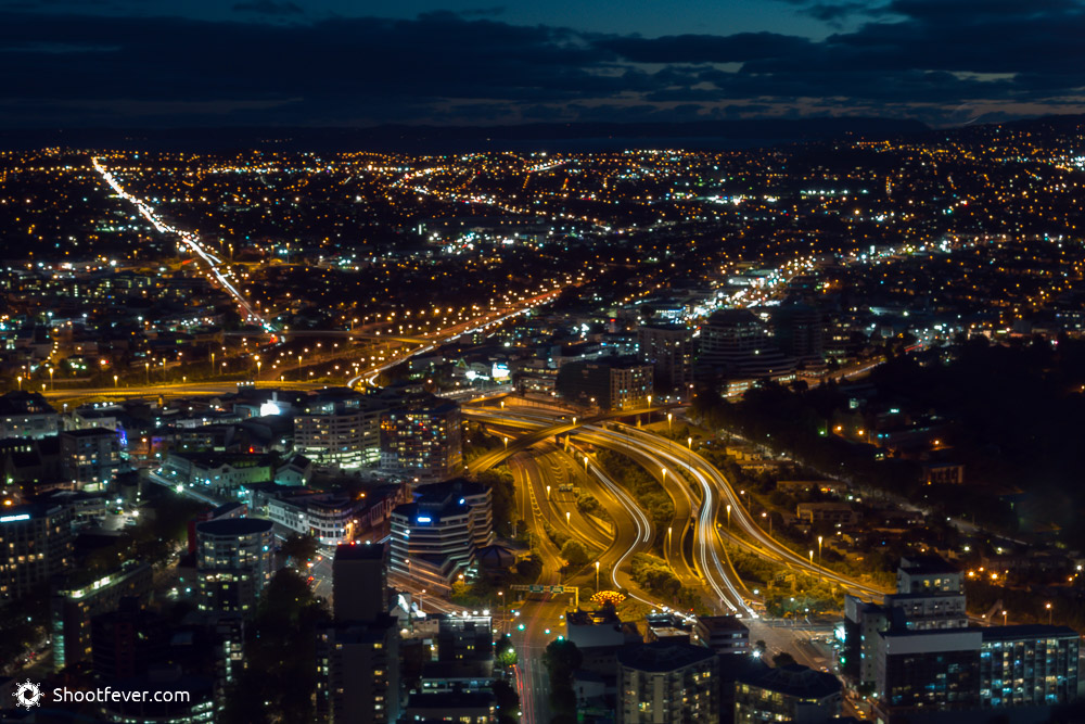 Calles de Auckland tomadas de noche con larga exposición